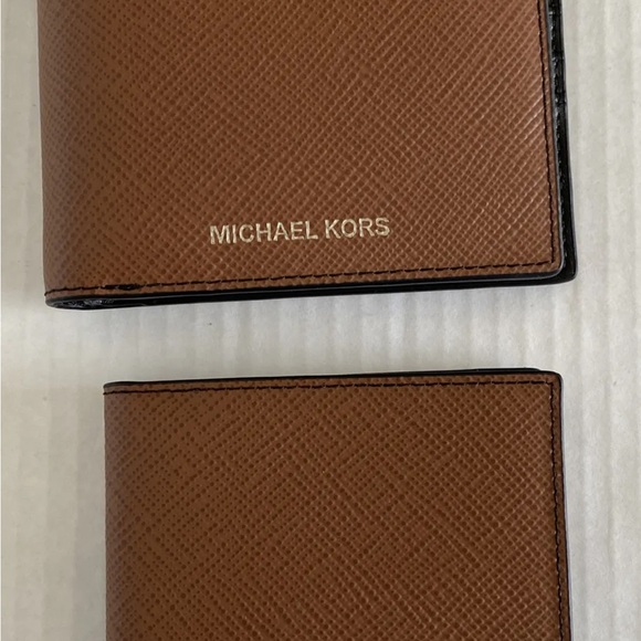 New Michael Kors Harrison Men's Billfold wallet with Passcase Leather Luggage - Picture 4 of 8